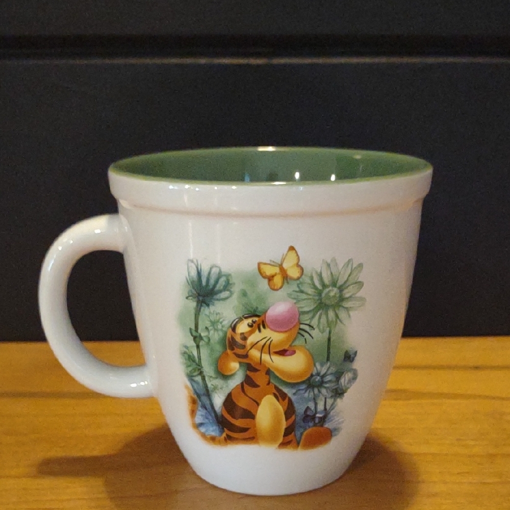 NWOT Disney 16oz  Tigger Mug - White‎ and Green Delight